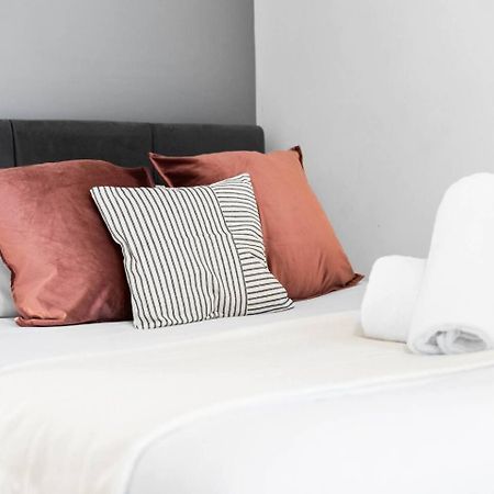 City Centre - Two Bedroom Apartment - Juliet Balcony - Secure Parking - Wifi - Smart Tv - Top Rated -33S Birmingham Exterior foto