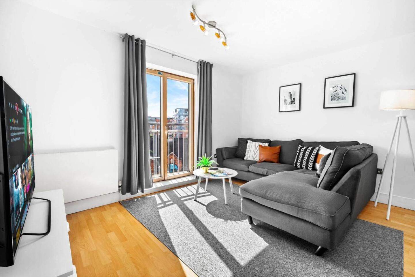 City Centre - Two Bedroom Apartment - Juliet Balcony - Secure Parking - Wifi - Smart Tv - Top Rated -33S Birmingham Exterior foto